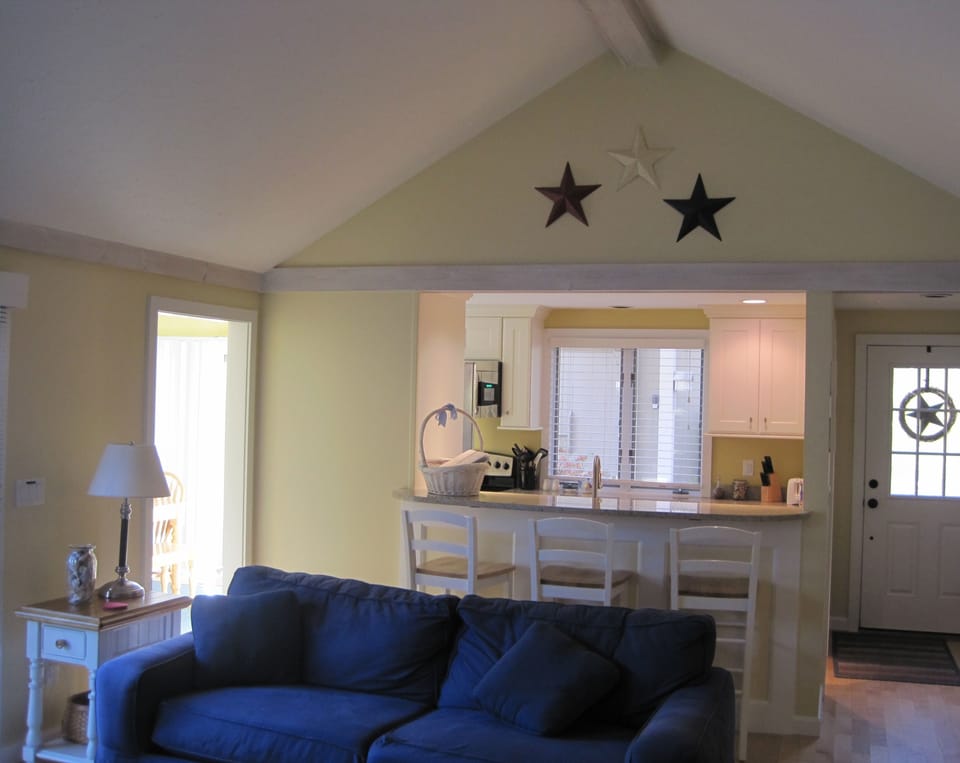 living room & Kitchen