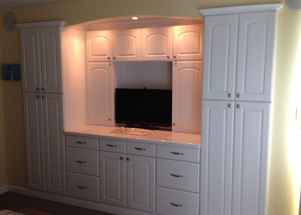 Master Bedroom Cabinet with 32'  Smart TV