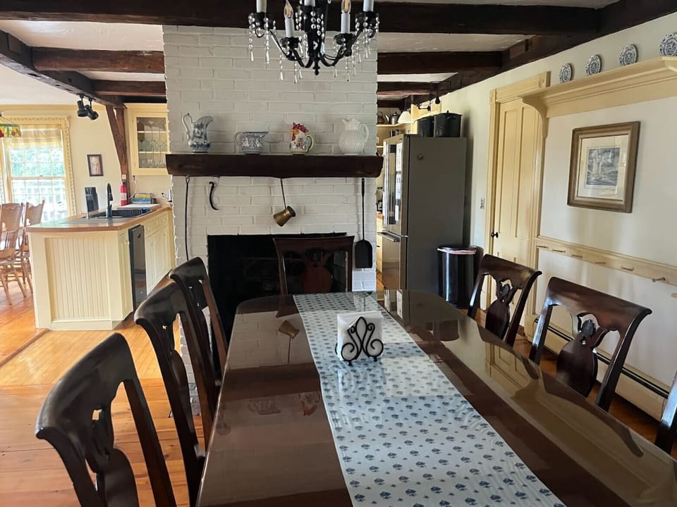 Dining room, kitchen and breakfast room offer seating for 18 