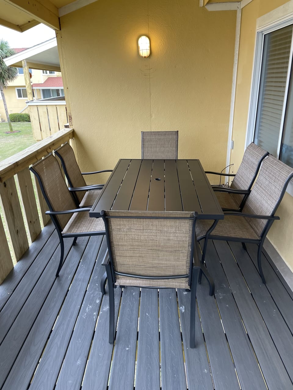 Outdoor dining