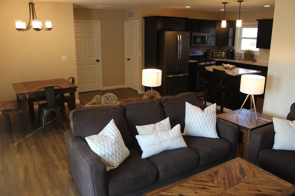 Flat-screen TV, fireplace, video games, DVD player