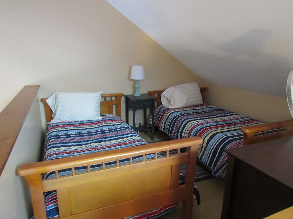 2 twin beds in loft bedroom (3rd bedroom)