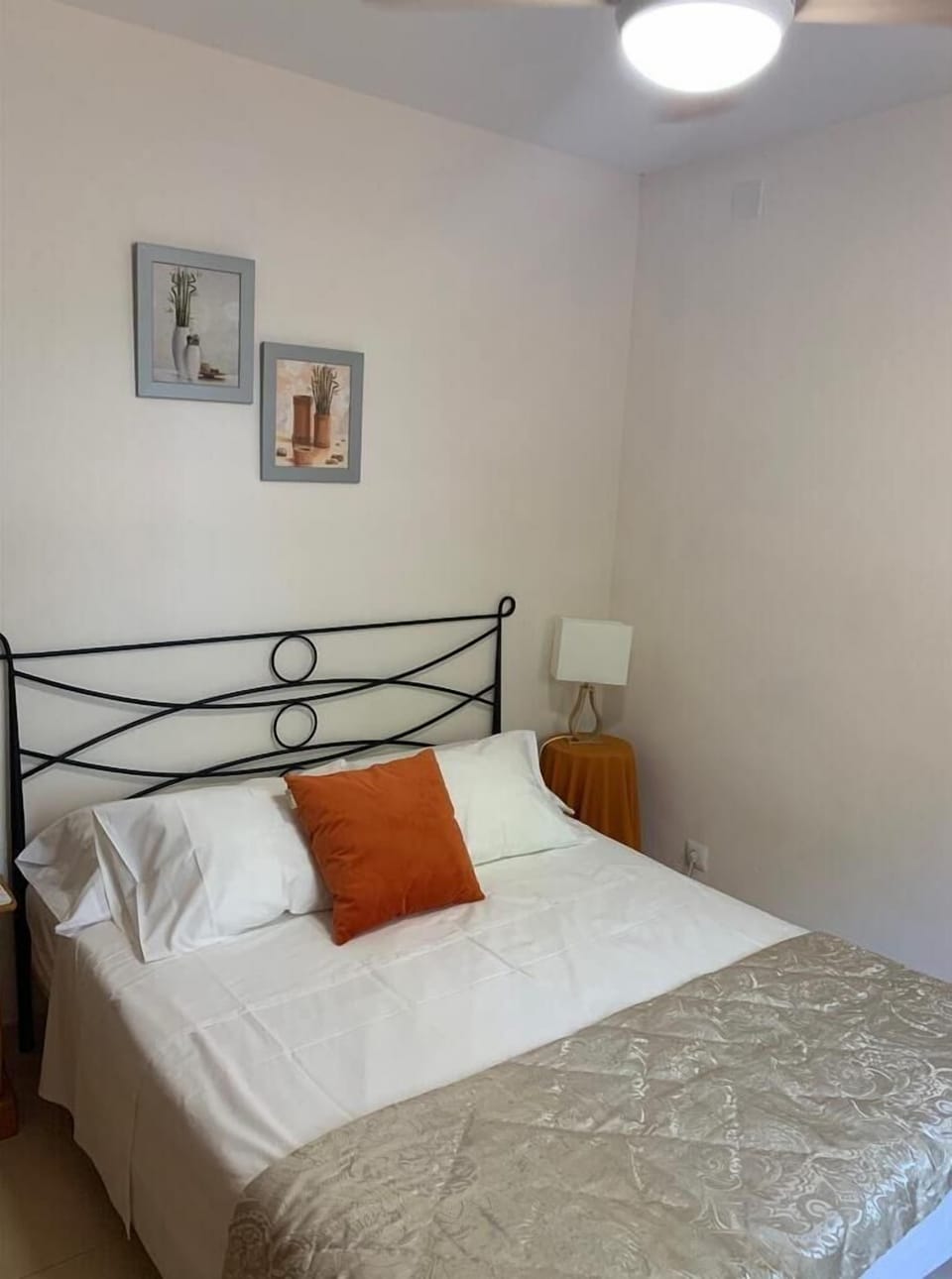 4 bedrooms, iron/ironing board, travel crib, free WiFi
