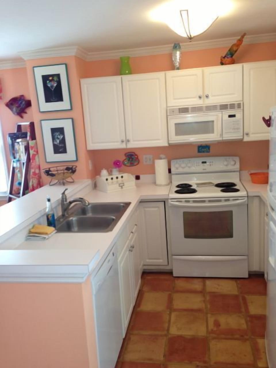 Efficient kitchen layout.