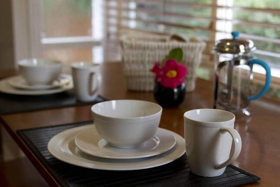 Fridge, microwave, oven, coffee/tea maker
