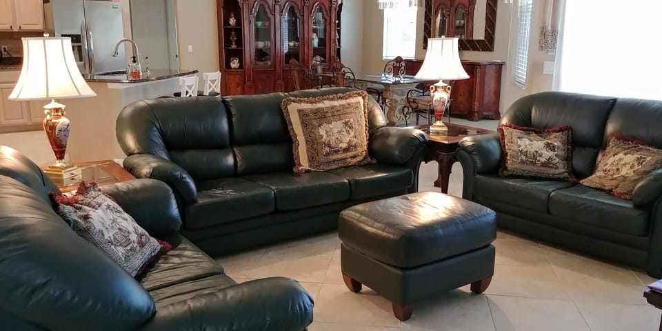 Smart TV, fireplace, DVD player