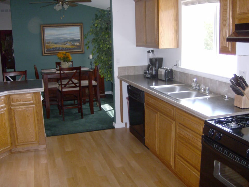Kitchen with all appliances