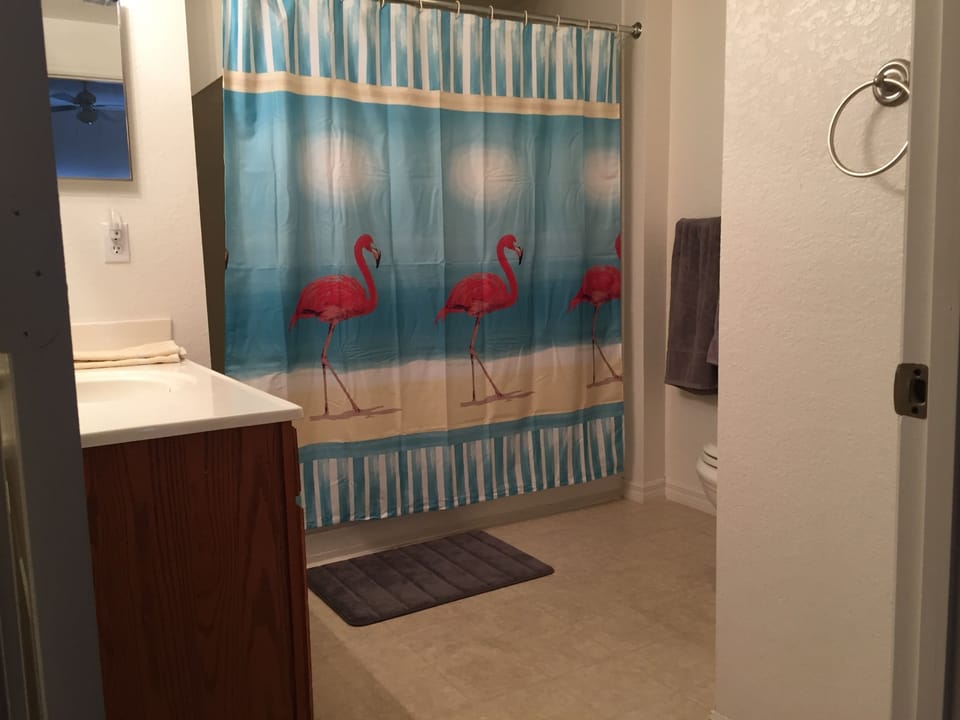Ground floor ensuite bathroom