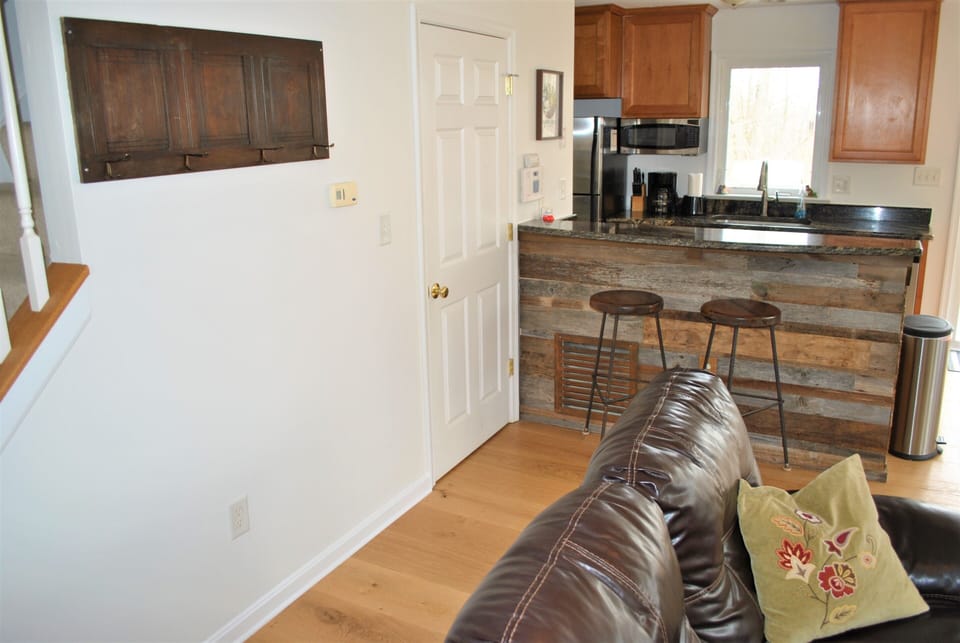 Smart TV, fireplace, DVD player, books