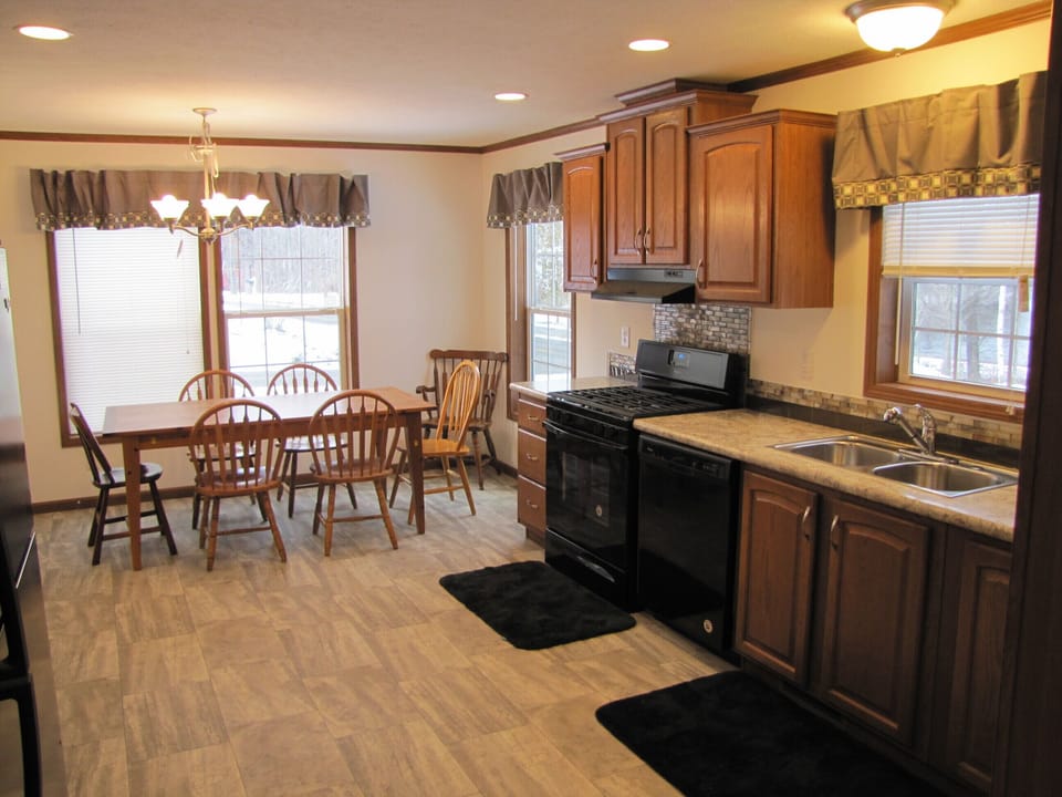 STOVE/DISHWASHER/ REFRIGERATOR/ MICROWAVE / COFFEE MAKER/ WASHER DRYER OFF KITCH
