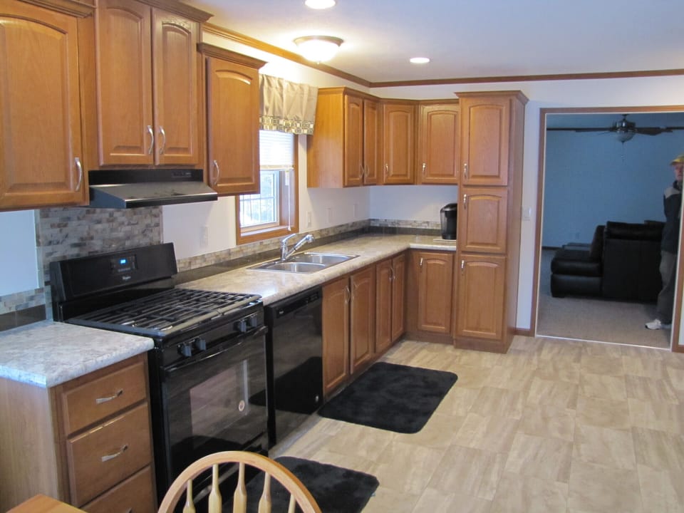 STOVE/DISHWASHER/ REFRIGERATOR/ MICROWAVE / COFFEE MAKER/ WASHER DRYER OFF KITCH