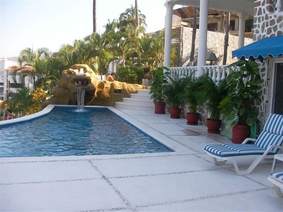 Plenty of room for you and your friends