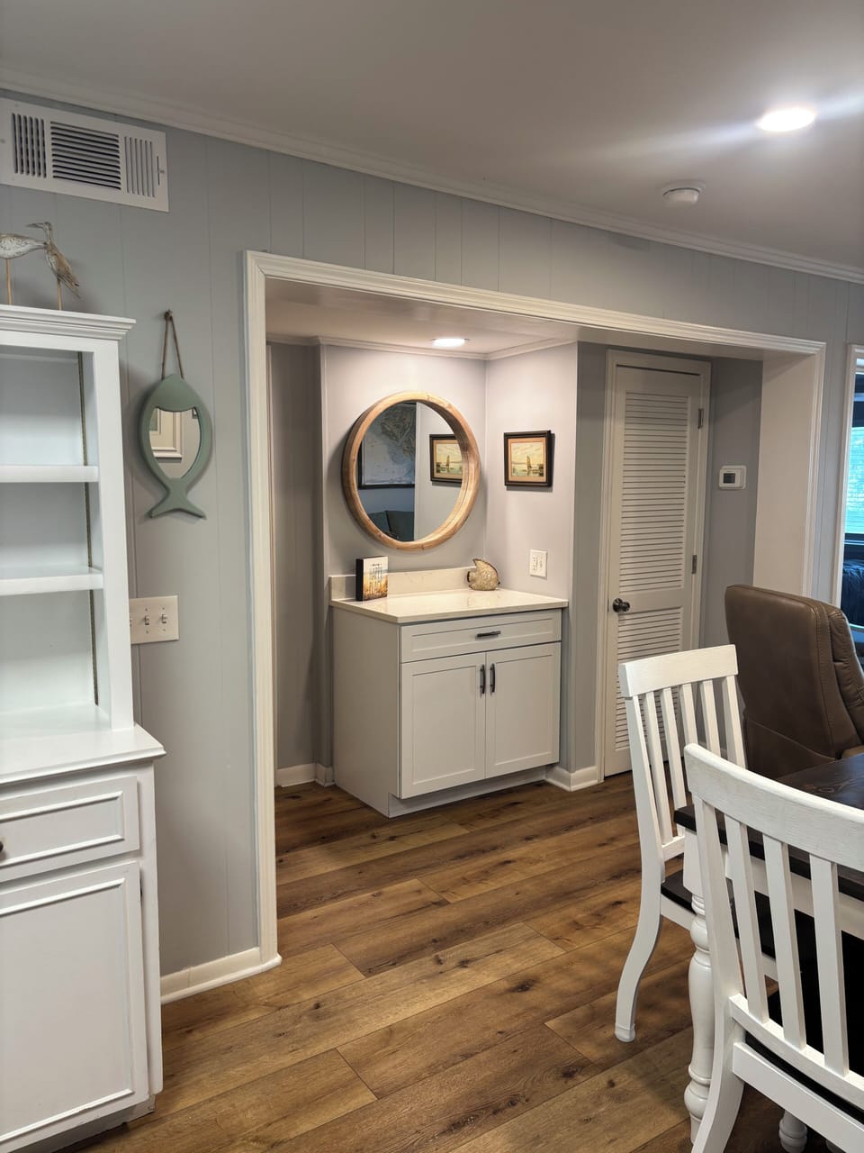 Extra area for getting ready for your day
