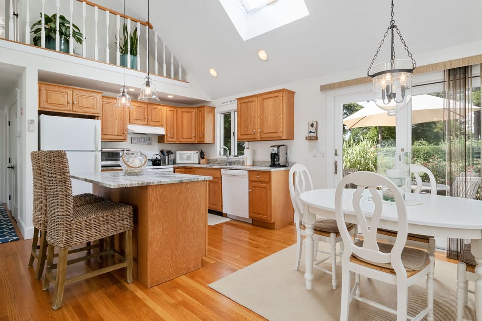 Kitchen with island