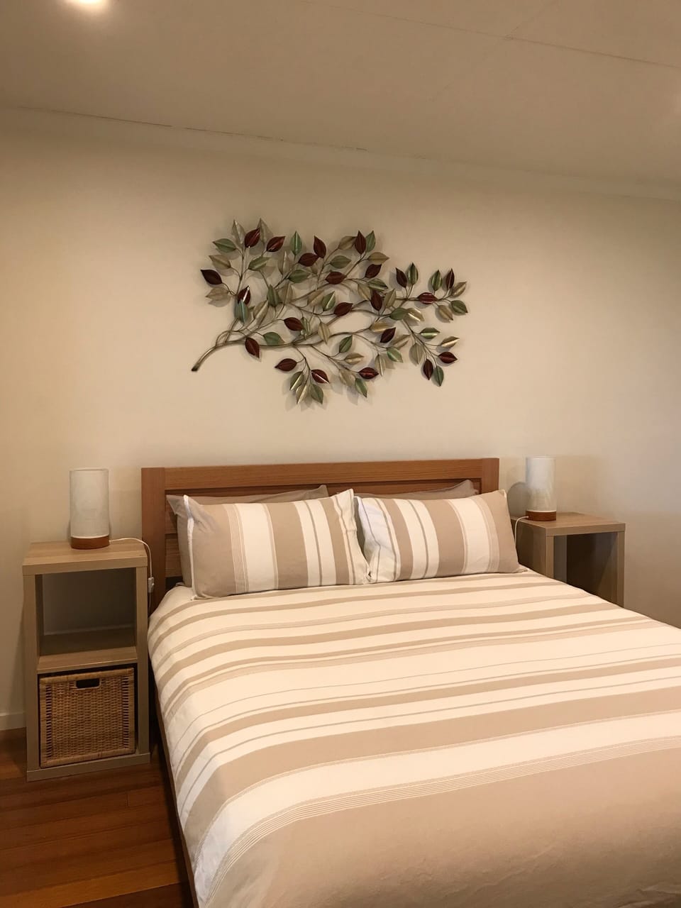 1 bedroom, bed sheets
