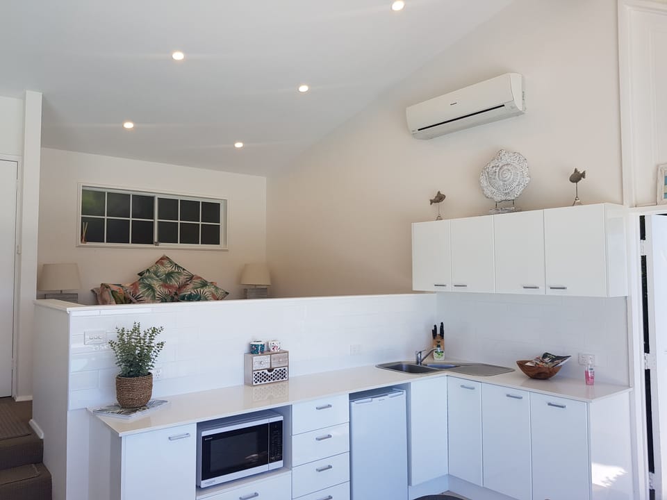Coffee/tea maker, fridge, microwave, electric kettle
