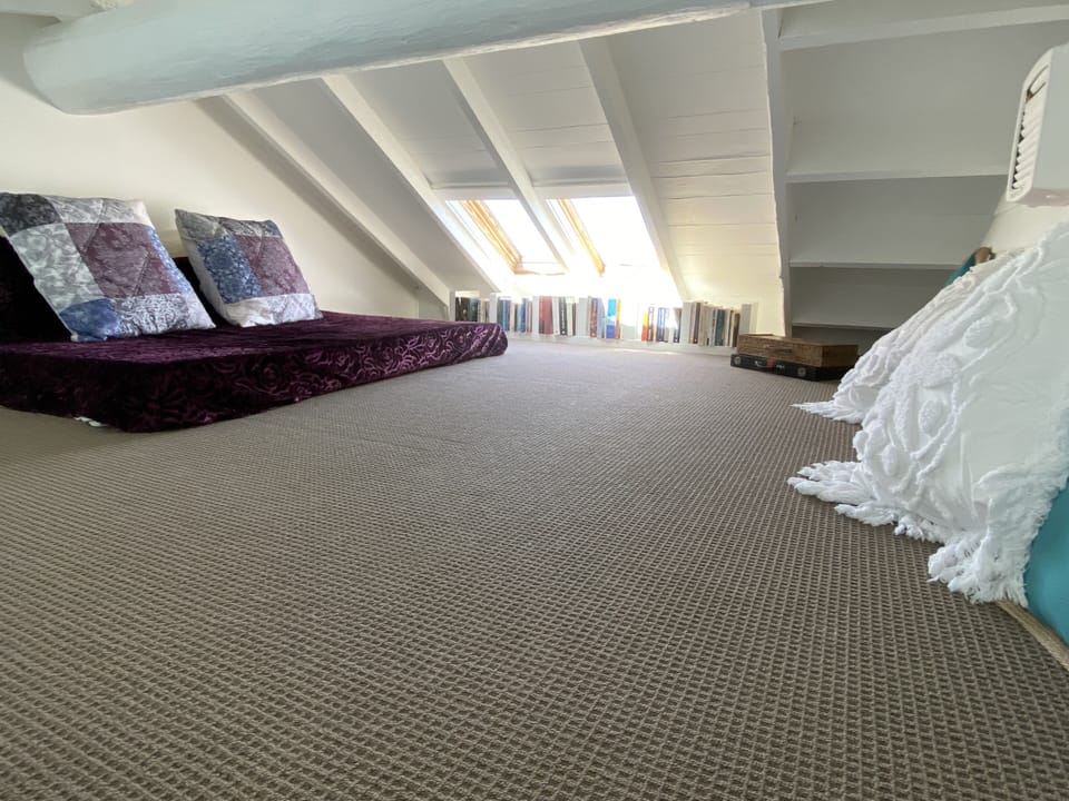 1 bedroom, WiFi (free), bed sheets