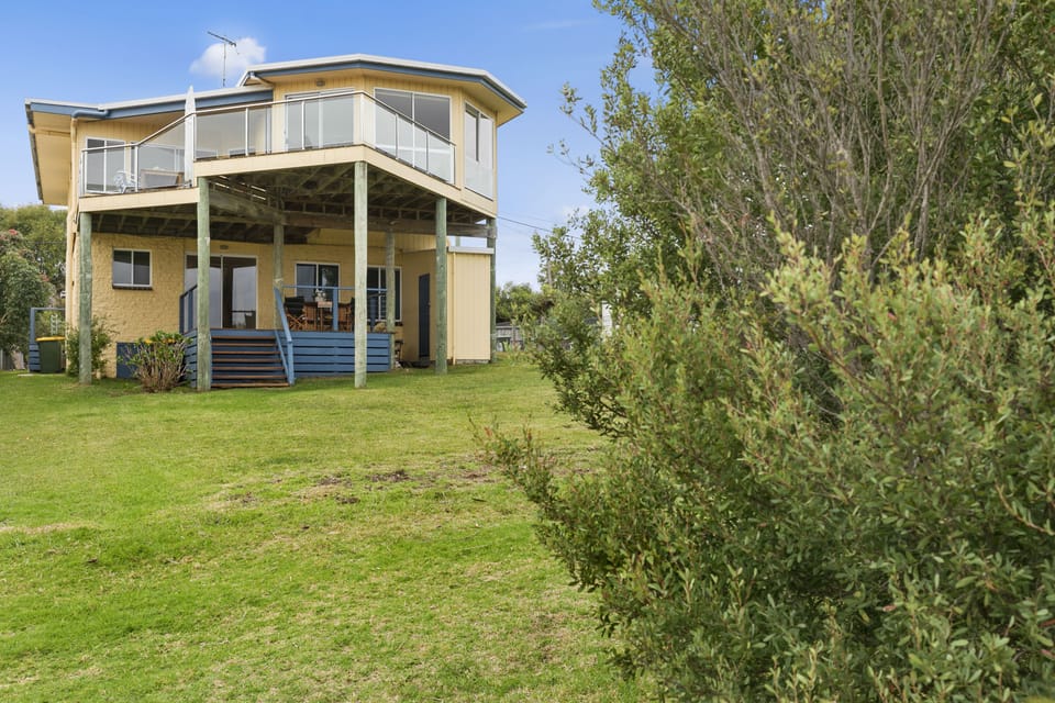 Manuka Lodge from foreshore reserve