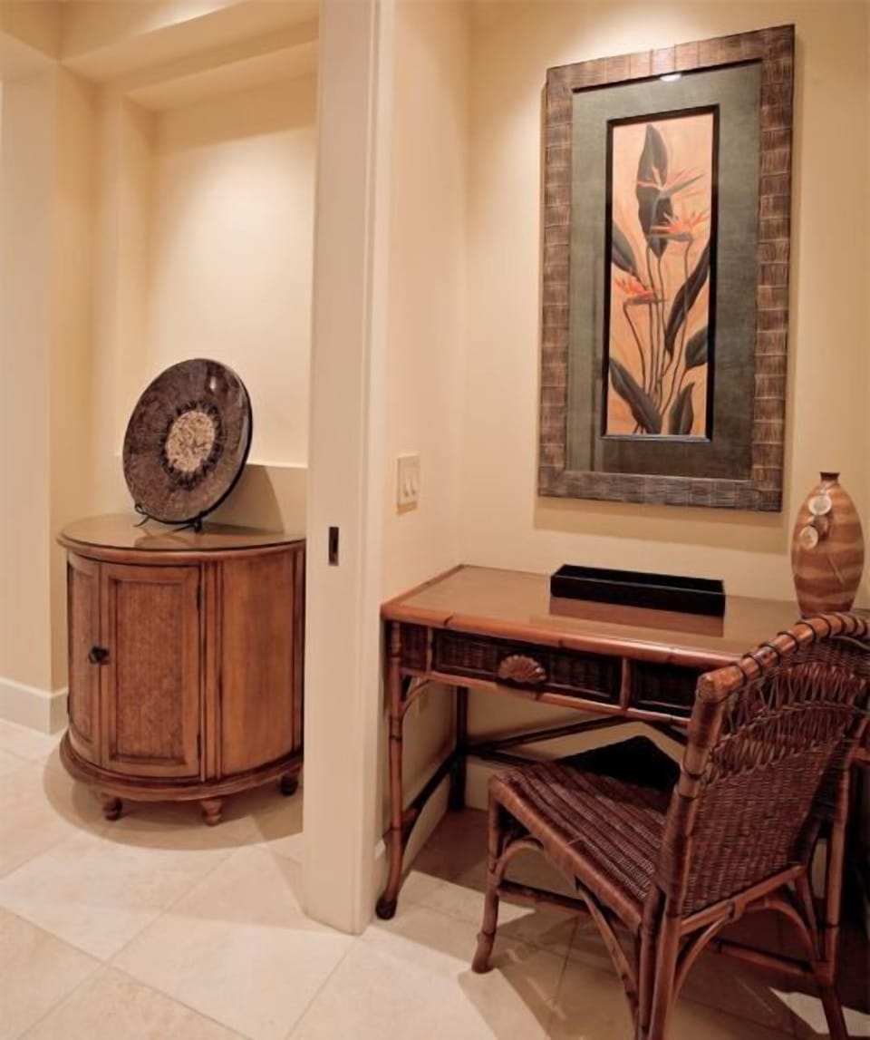The 3rd bedroom desk area