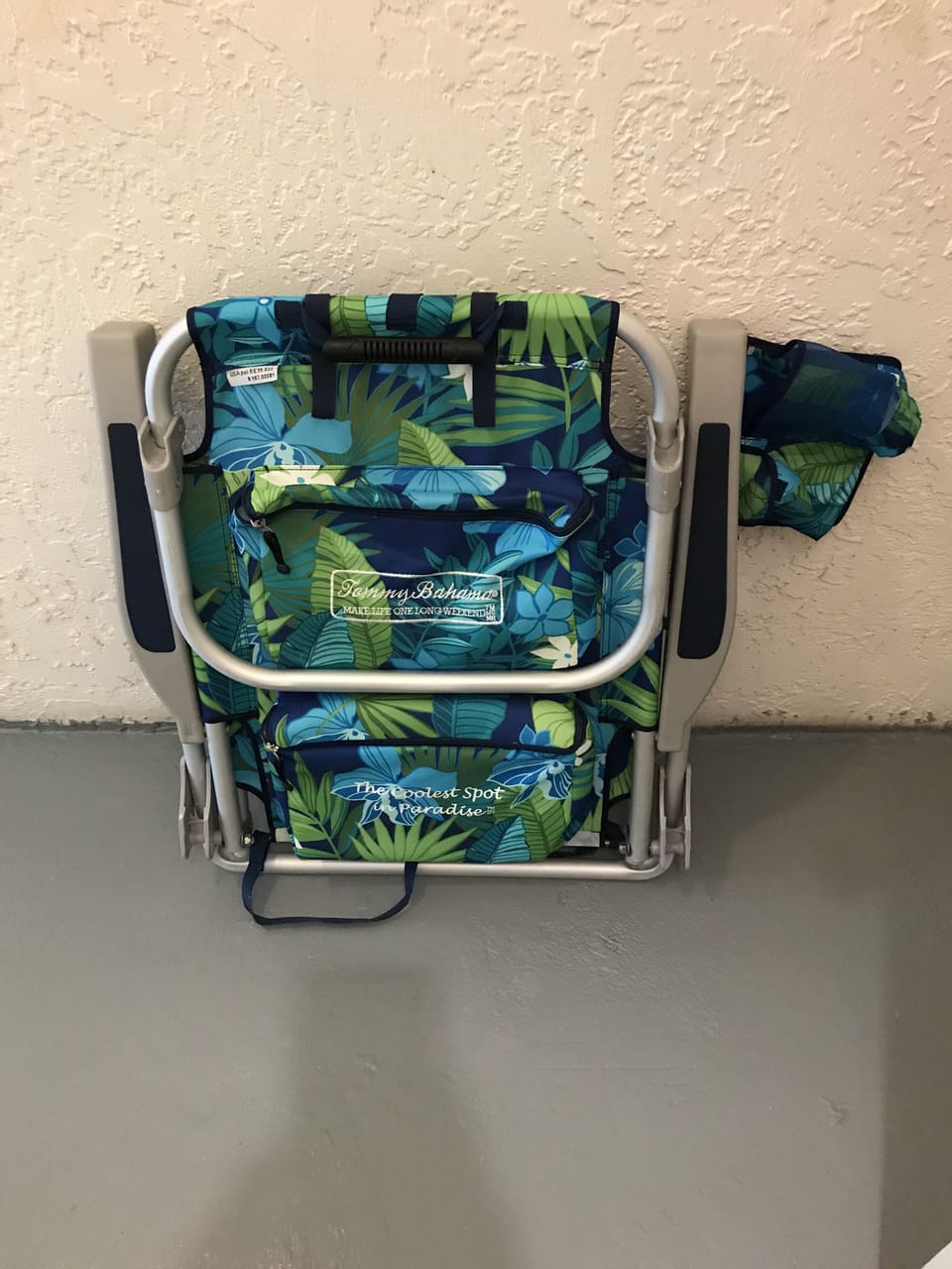 TOMMY BAHAMAS  BACK PACKS
includes phone and drink holder. Easy carry to beach