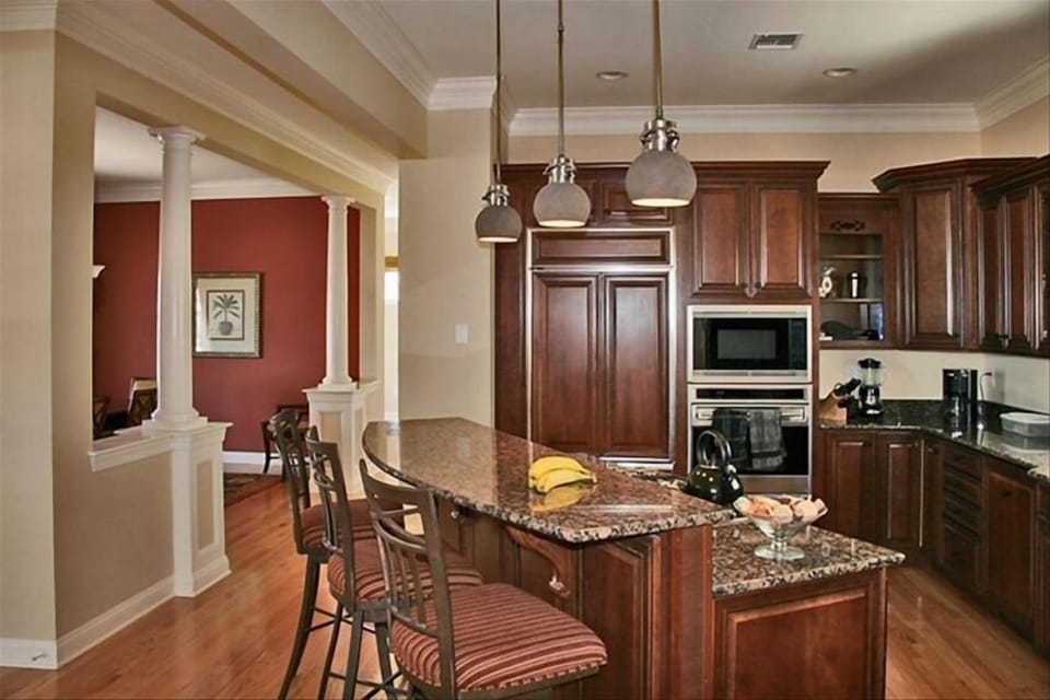 Kitchen & Dining Room