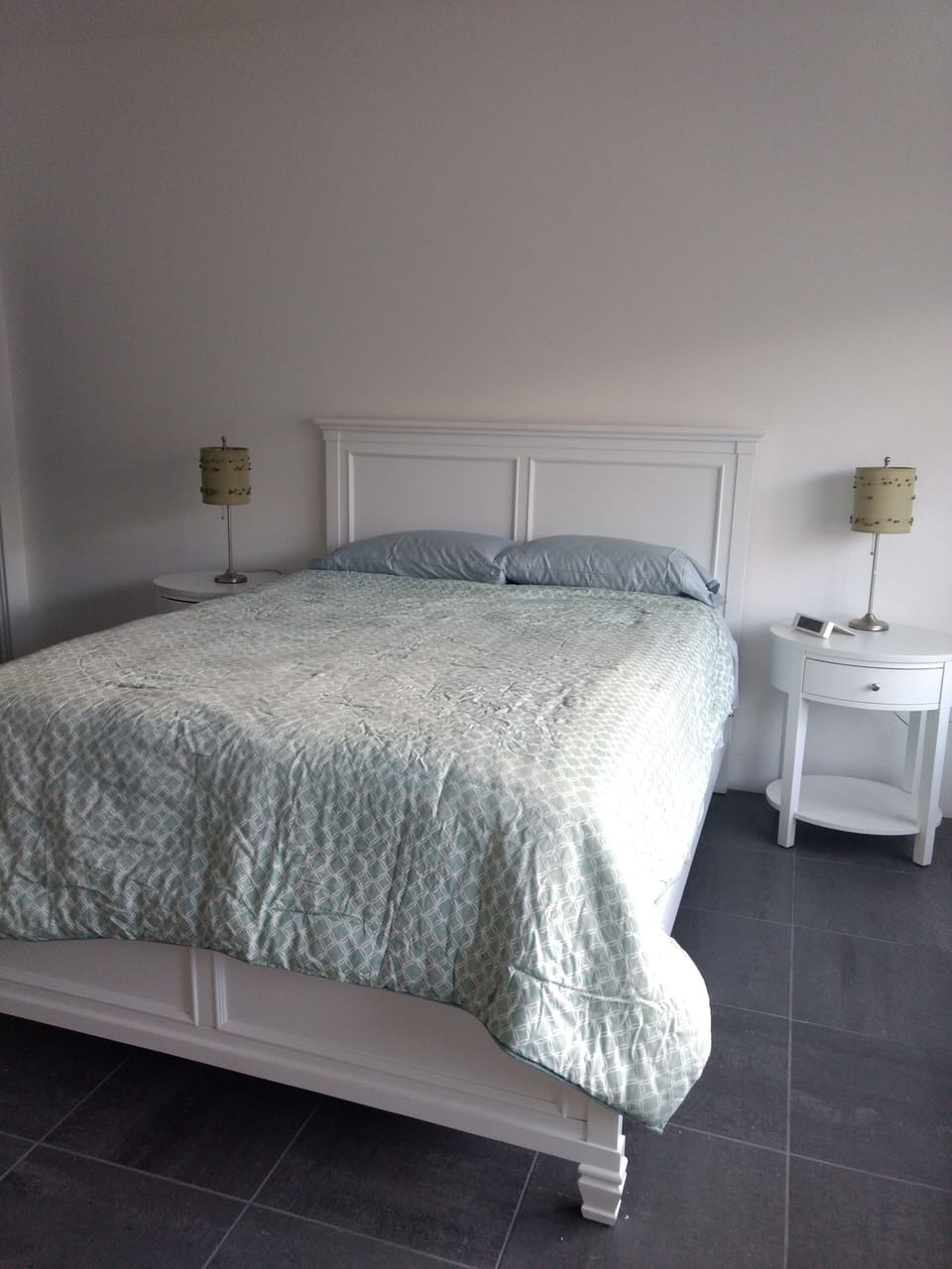 Bedroom 1. Pillowtop mattress.