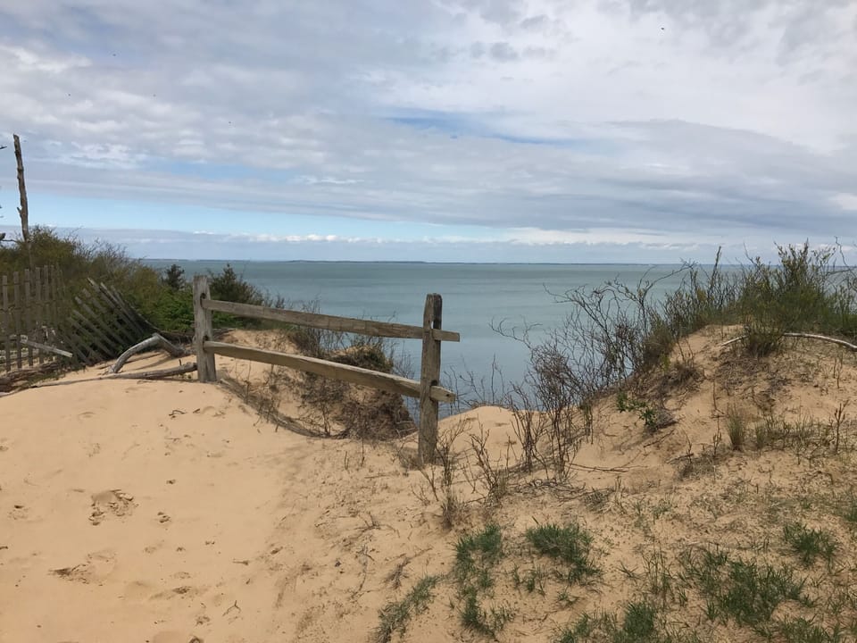 Cedar point easy walk/hike to amazing vista, 1/2 mile from the house.