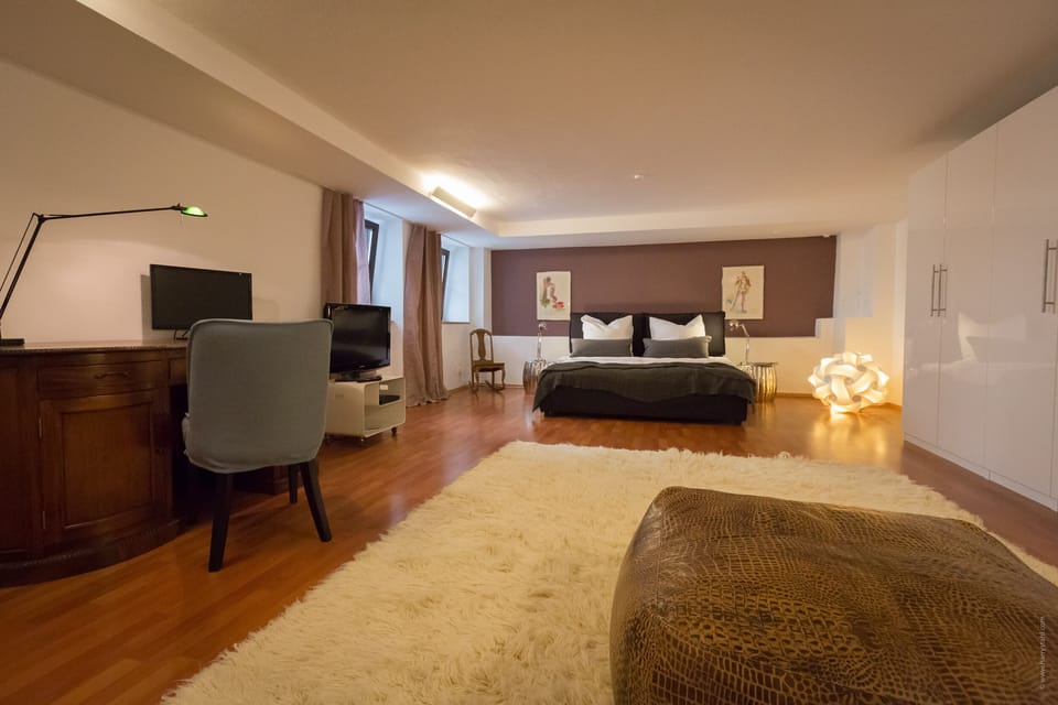 Large bedroom 