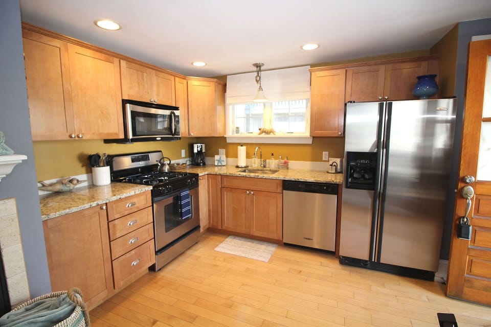 Nicely equipped kitchen