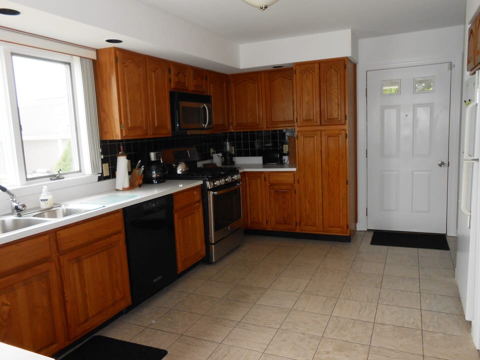 Looking toward front door entrance. 