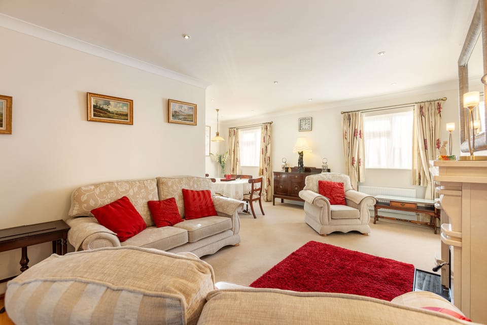 Warm and welcoming sitting room 