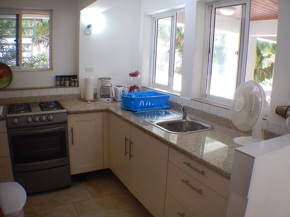 full equiped kitchen