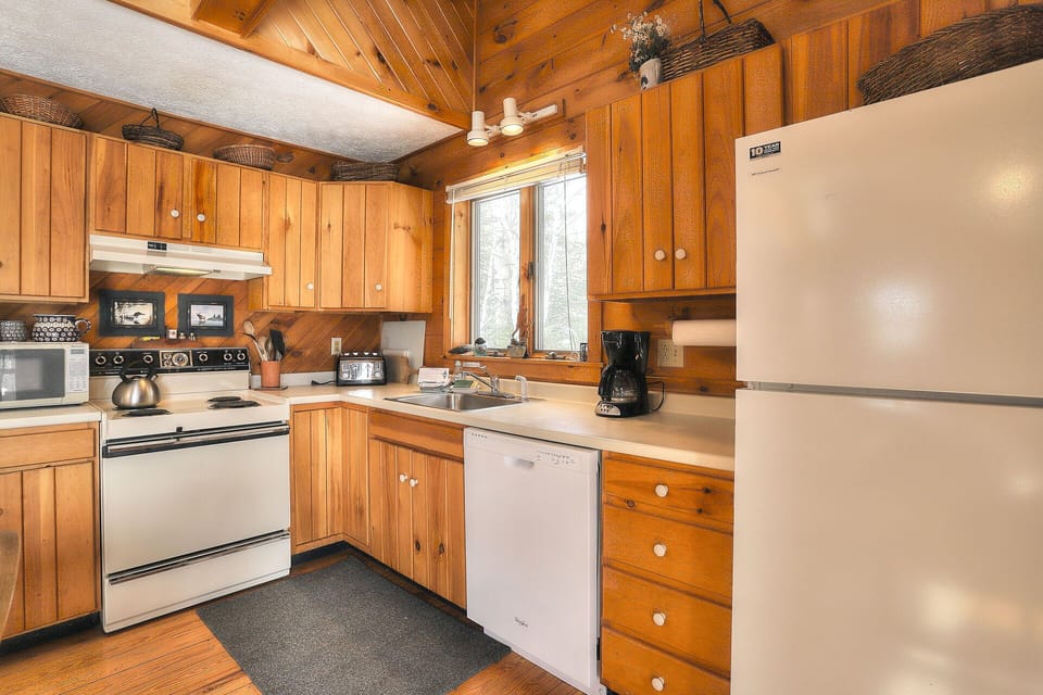 Full kitchen