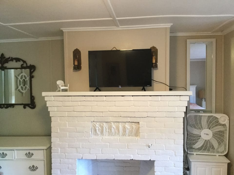 Queen Bedroom