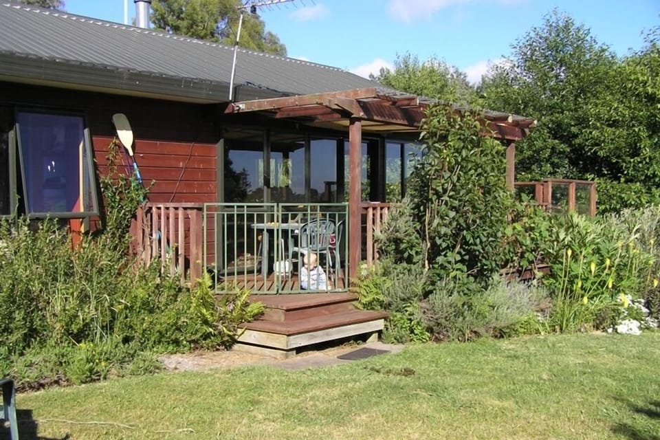 Kowhai Cottage - Pet and kid friendly