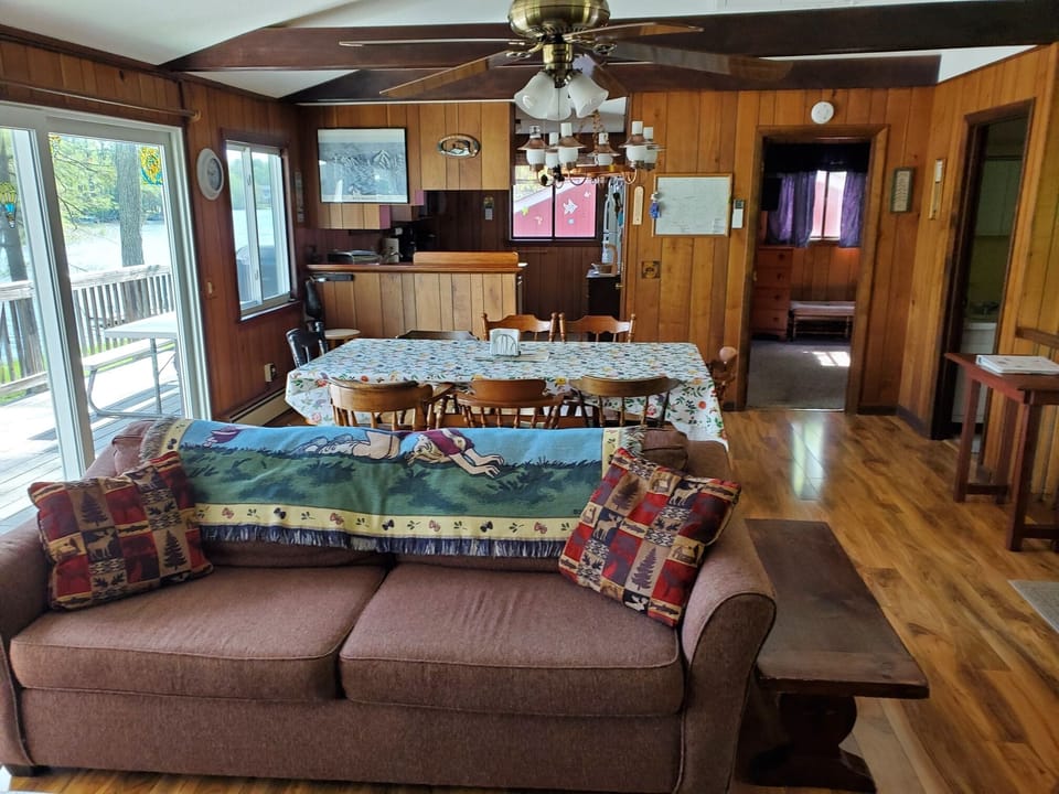 Open Concept Living/dining