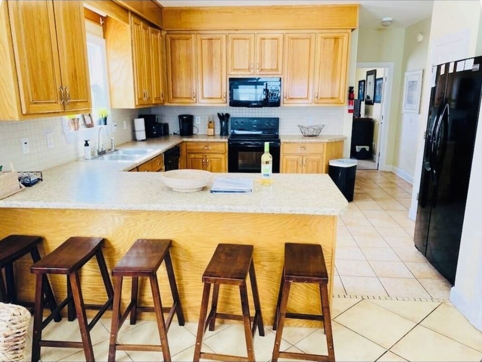 Kitchen with plenty of dishes to fix a large meal.