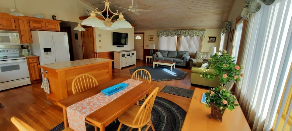 Spacious den/kitchen to entertain or just hang out.