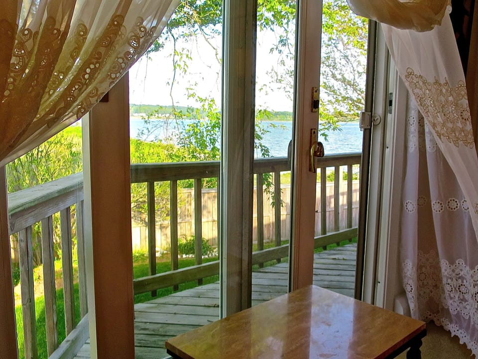 8 ft. glass slider provides easy access to deck from MBR#2.  