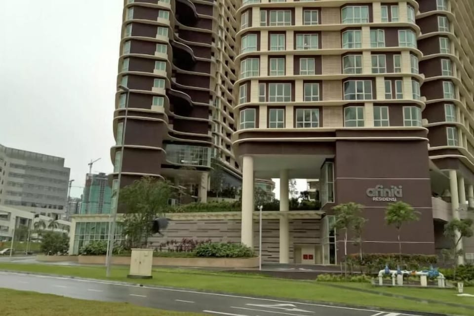 1503 Afiniti Legoland Condo Studio