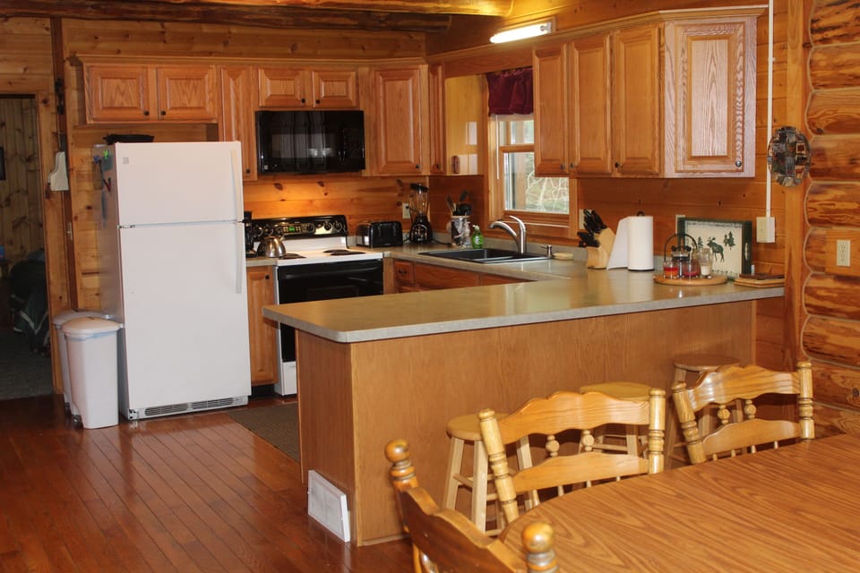 Main floor, full kitchen.