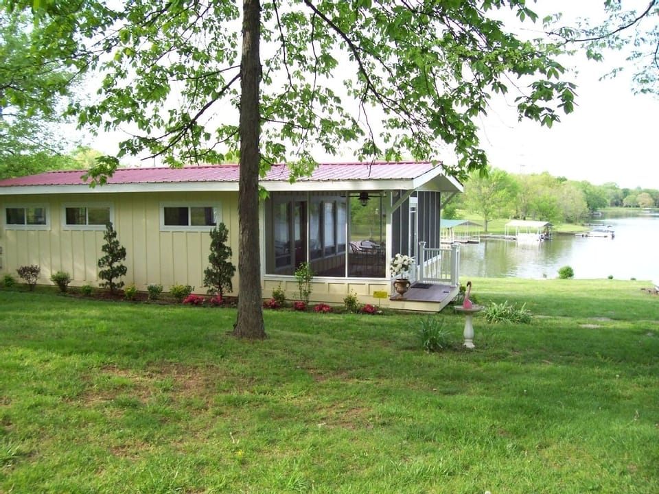 Beautiful Old Hickory Lake Cabin
