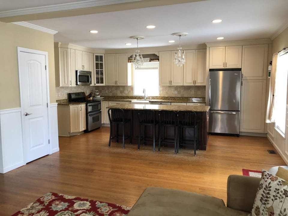 Open floor plan kitchen/family room