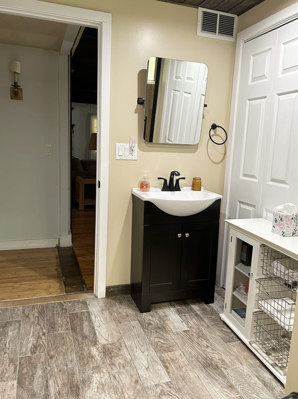 Main Floor Bathroom - Renovated in 2022