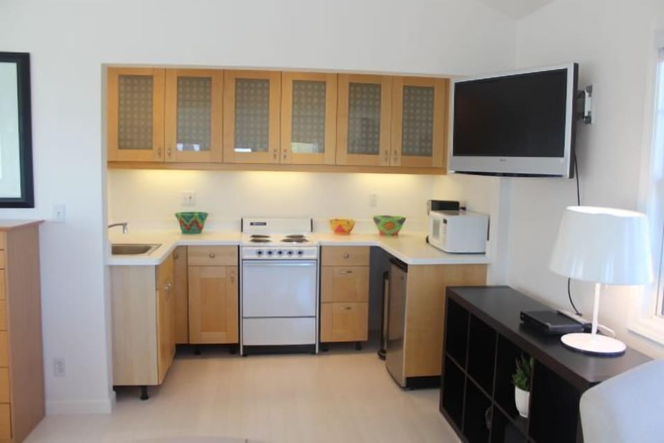 Fully equipped kitchen, including microwave, toaster oven, coffee maker. 