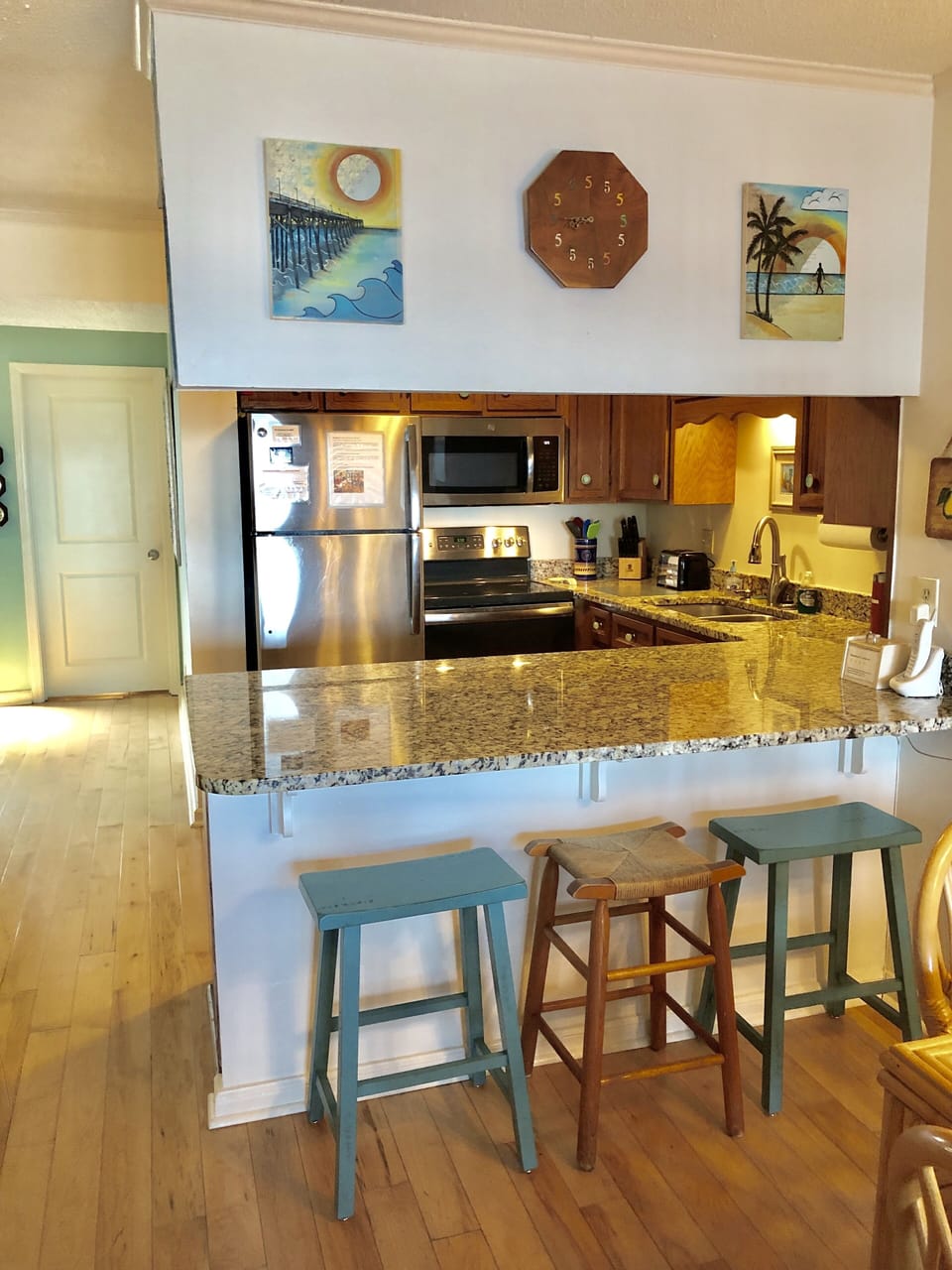 3 bar stools for countertop dining 