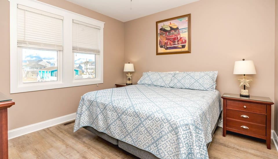 1st Floor Streetside King Bedroom