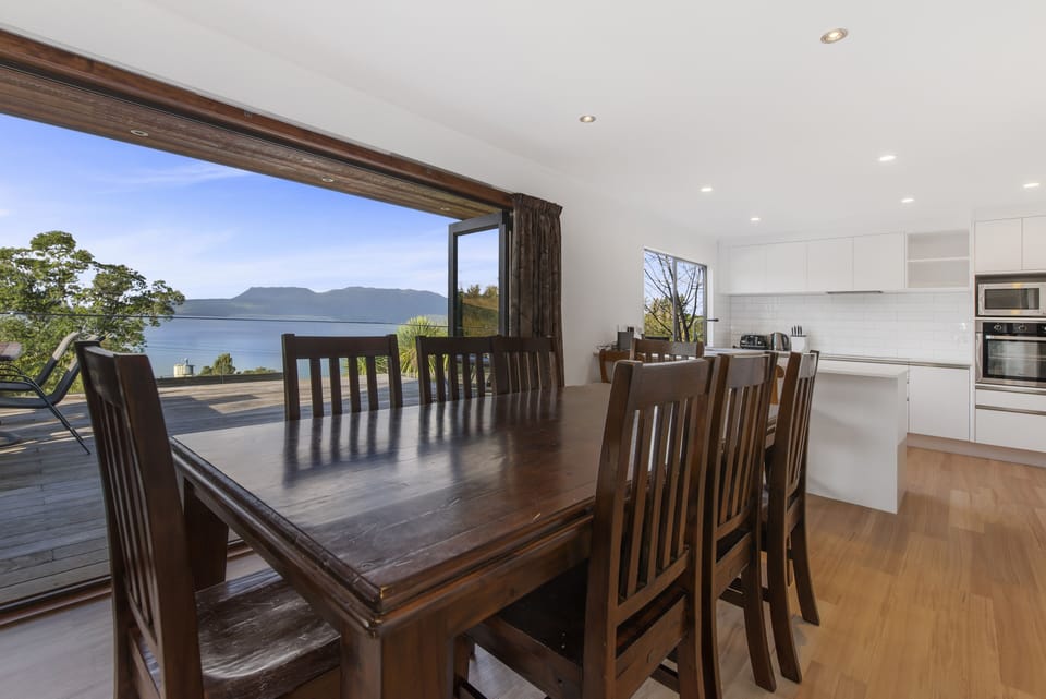 Dining inside with a view! Great in door outdoor flow