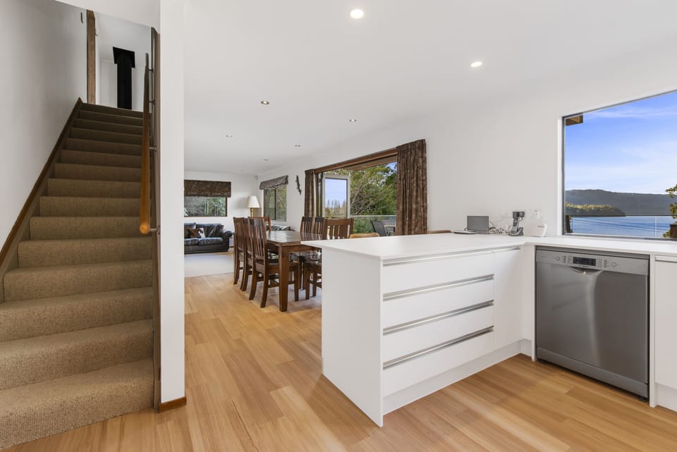 Newly renovated Kitchen and dining area