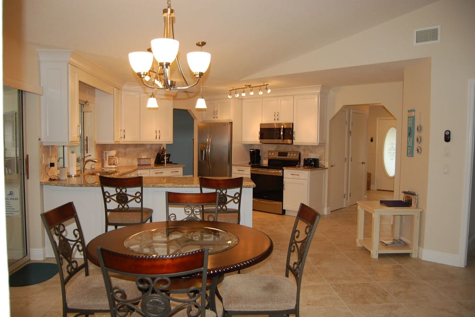 Kitchen w/ new appliances.